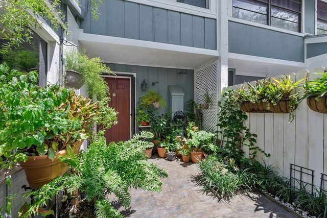 4905 SW 71st Place, Miami, FL 33155