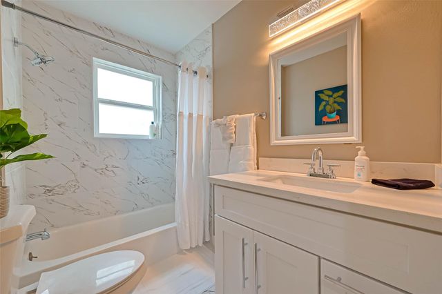 5330 Hialeah Drive, Houston, TX 77092