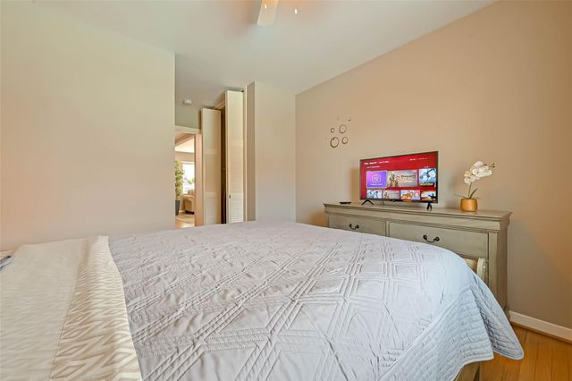 5330 Hialeah Drive, Houston, TX 77092