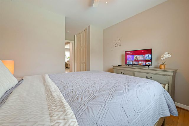 5330 Hialeah Drive, Houston, TX 77092