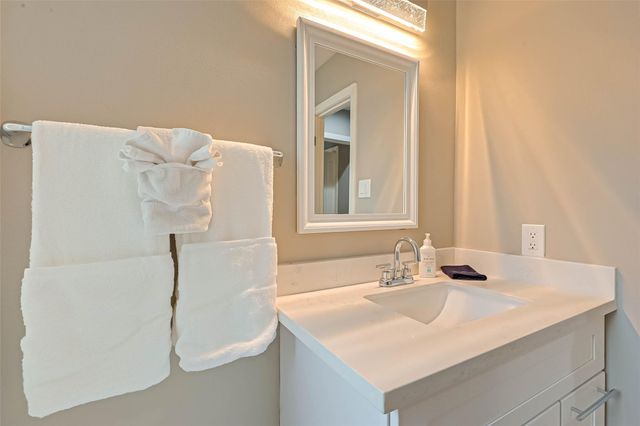 5330 Hialeah Drive, Houston, TX 77092