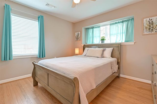 5330 Hialeah Drive, Houston, TX 77092