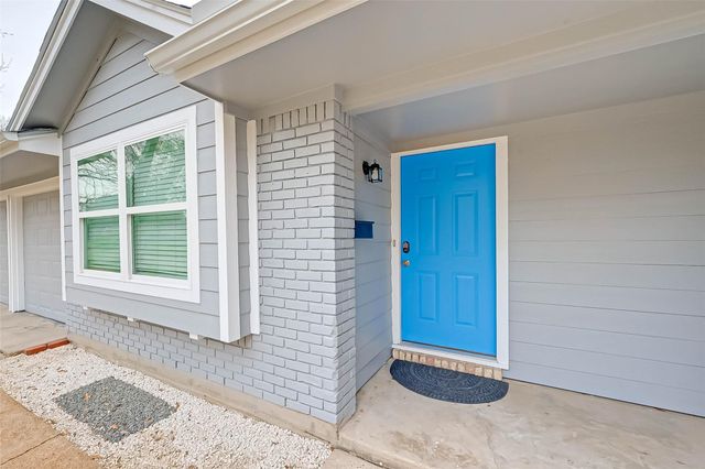 5330 Hialeah Drive, Houston, TX 77092