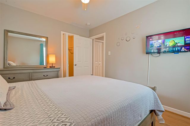 5330 Hialeah Drive, Houston, TX 77092