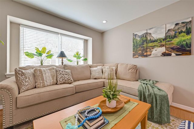 5330 Hialeah Drive, Houston, TX 77092