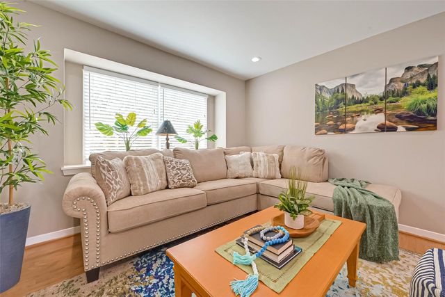 5330 Hialeah Drive, Houston, TX 77092