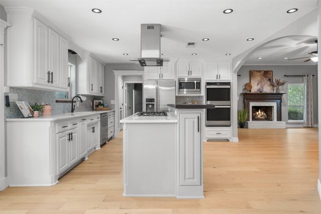 105 High Oak Drive, Double Oak, TX 75077