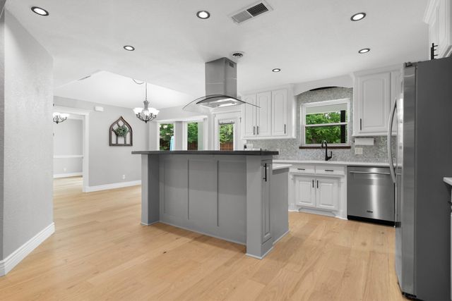 105 High Oak Drive, Double Oak, TX 75077