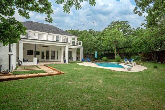 105 High Oak Drive, Double Oak, TX 75077