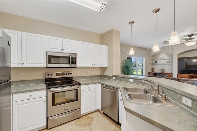 5035 Fairways Circle C104, Vero Beach, FL 32967