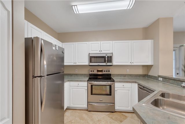 5035 Fairways Circle C104, Vero Beach, FL 32967