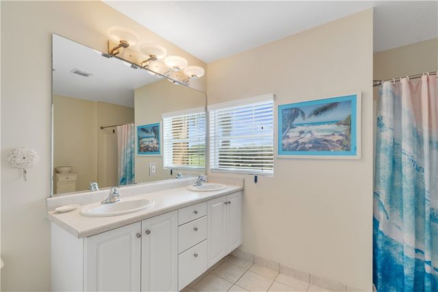 5035 Fairways Circle C104, Vero Beach, FL 32967