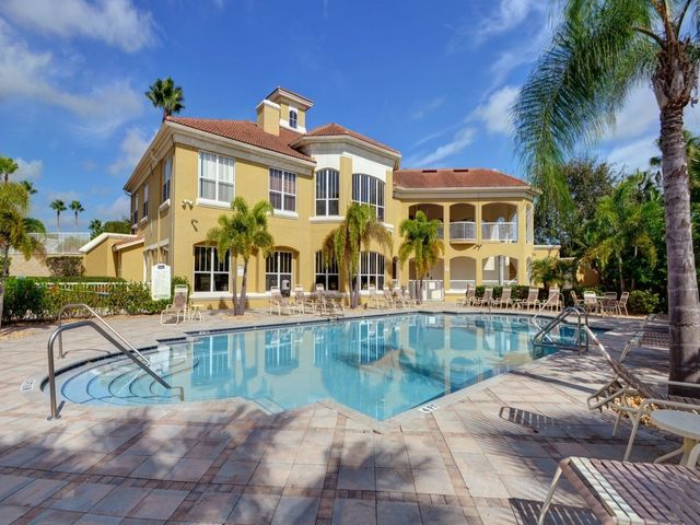 5035 Fairways Circle C104, Vero Beach, FL 32967