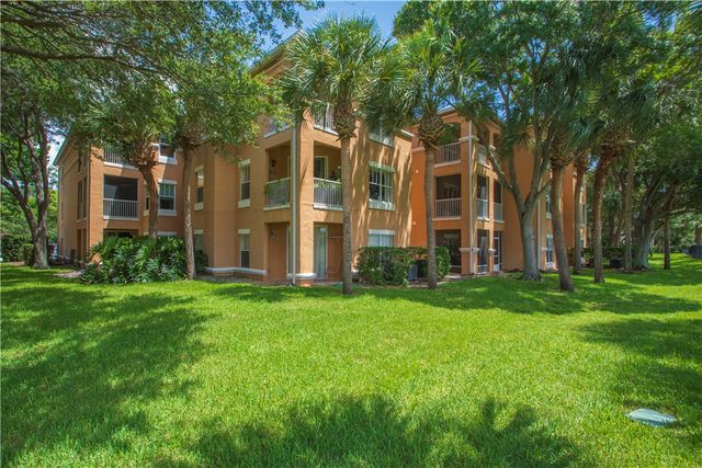 5035 Fairways Circle C104, Vero Beach, FL 32967