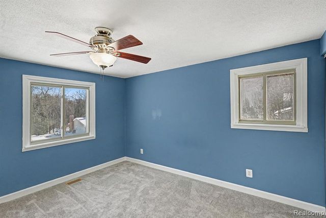 11299 Manchester Drive, Fenton, MI 48430