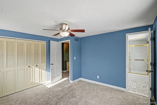 11299 Manchester Drive, Fenton, MI 48430