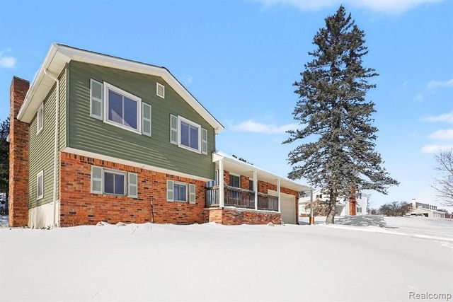 11299 Manchester Drive, Fenton, MI 48430