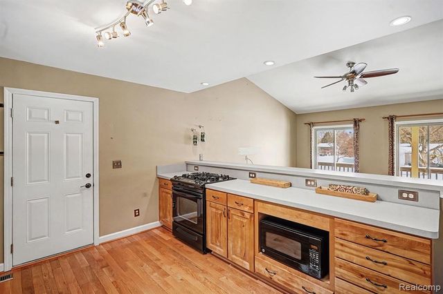 11299 Manchester Drive, Fenton, MI 48430