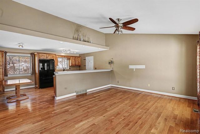 11299 Manchester Drive, Fenton, MI 48430