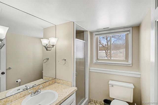 11299 Manchester Drive, Fenton, MI 48430