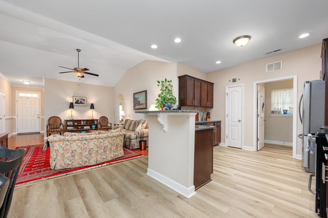 719 Londonberry Ct., Conway, SC 29526