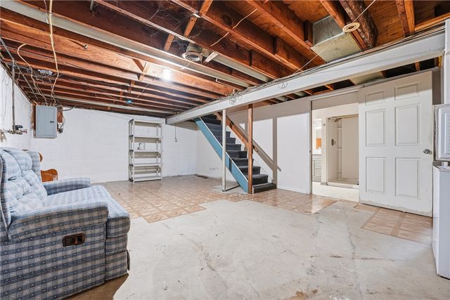 745 Robertson Road, Hermitage, PA 16148