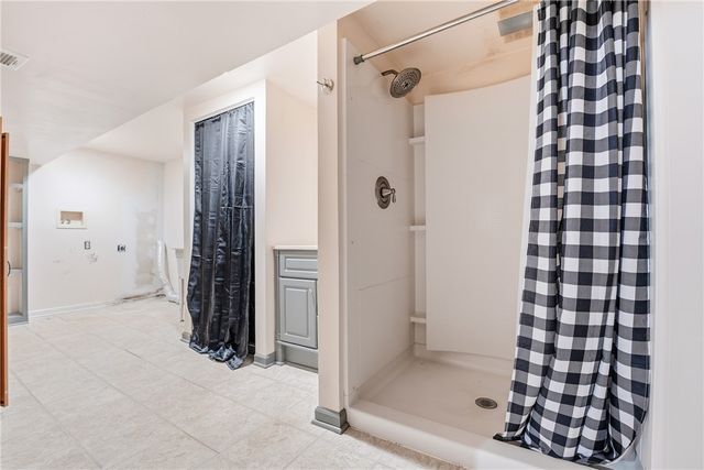 745 Robertson Road, Hermitage, PA 16148