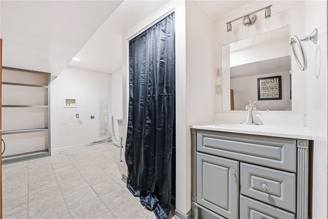 745 Robertson Road, Hermitage, PA 16148