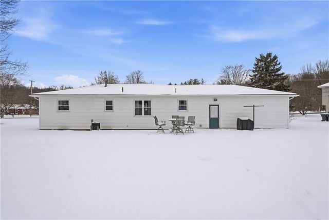 745 Robertson Road, Hermitage, PA 16148