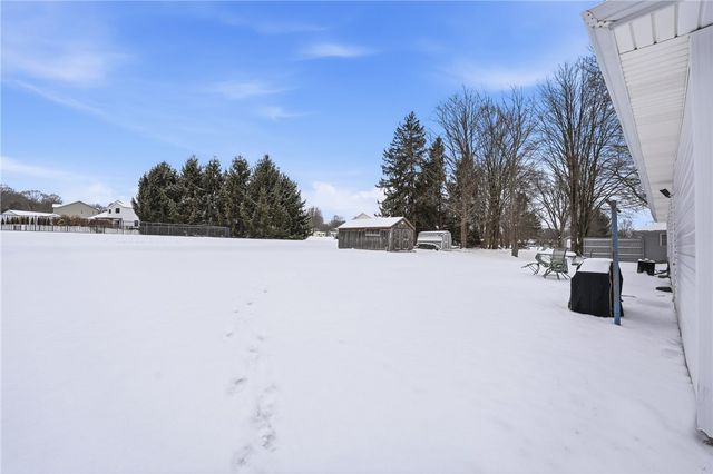 745 Robertson Road, Hermitage, PA 16148