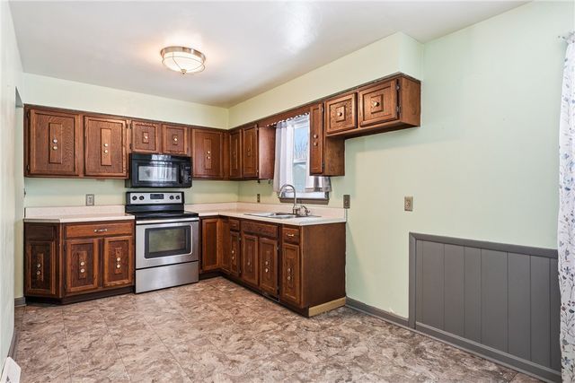 745 Robertson Road, Hermitage, PA 16148