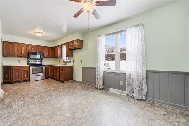 745 Robertson Road, Hermitage, PA 16148