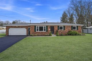 745 Robertson Road, Hermitage, PA 16148