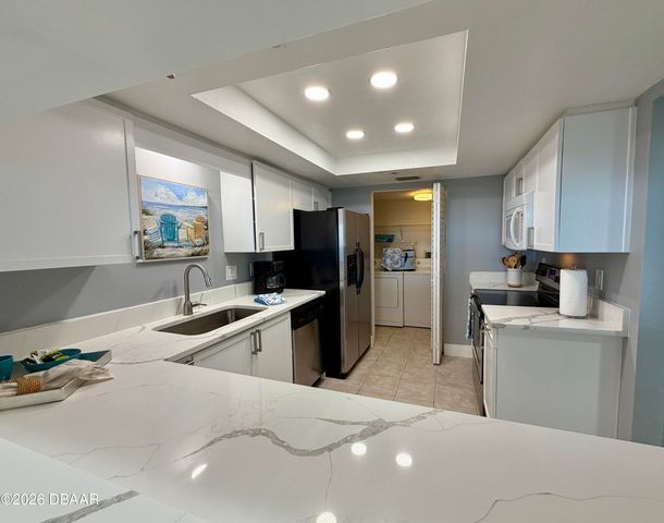 2555 S Atlantic Ave Apt 1704, Daytona Beach Shores, FL 32118
