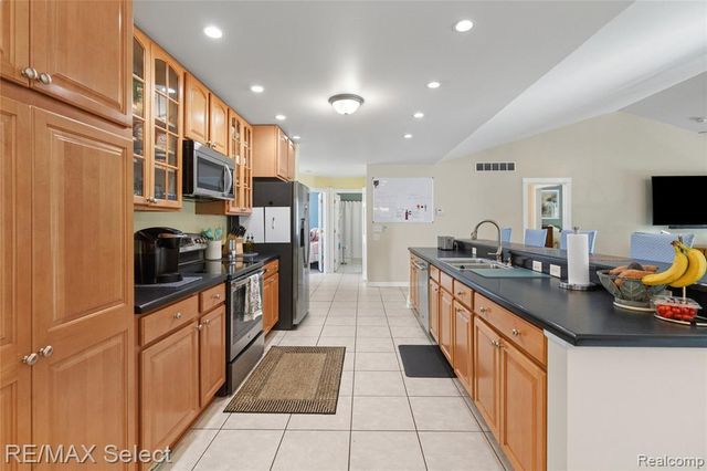 6500 N Seymour Road, Flushing, MI 48433