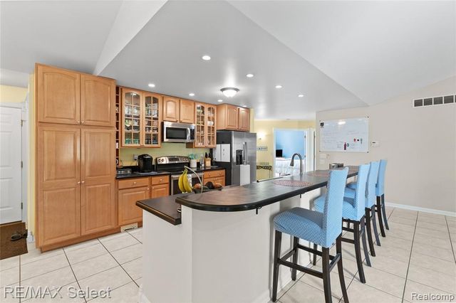 6500 N Seymour Road, Flushing, MI 48433