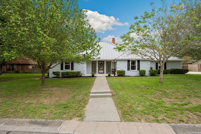 1827 PALACE DR, New Braunfels, TX 78130