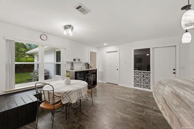 1827 PALACE DR, New Braunfels, TX 78130