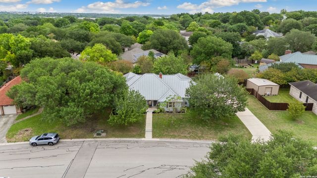 1827 PALACE DR, New Braunfels, TX 78130