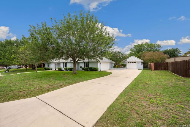 1827 PALACE DR, New Braunfels, TX 78130