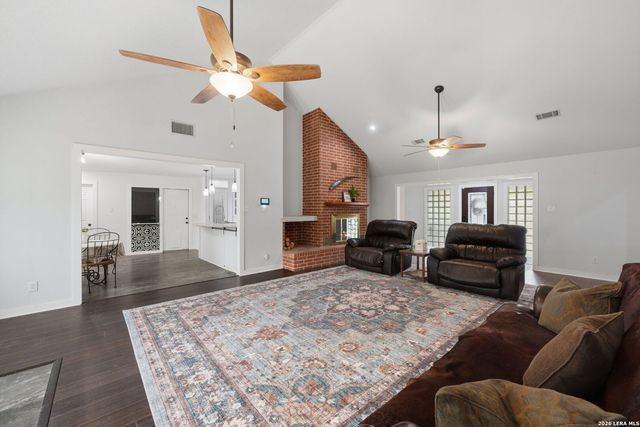 1827 PALACE DR, New Braunfels, TX 78130