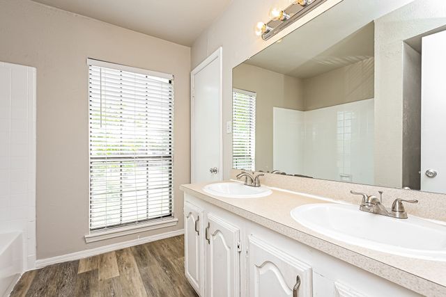 2805 Galemeadow Drive, Fort Worth, TX 76123