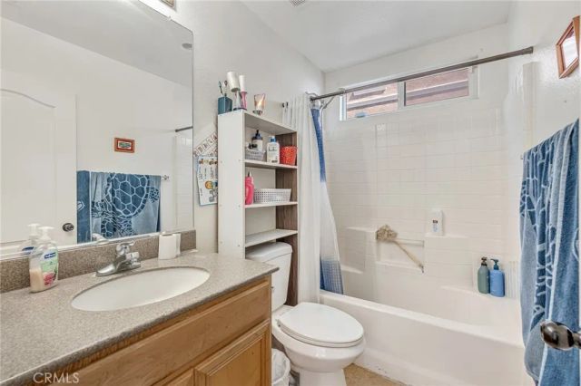 8991 Guadalupe, Oak Hills, CA 92344