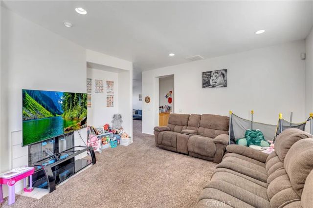 8991 Guadalupe, Oak Hills, CA 92344