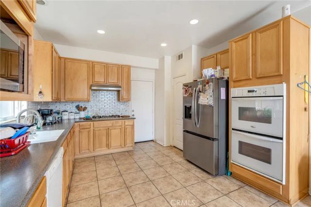 8991 Guadalupe, Oak Hills, CA 92344