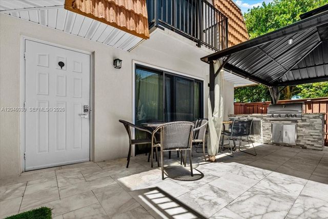 2891 SW 11th Pl, Deerfield Beach, FL 33442