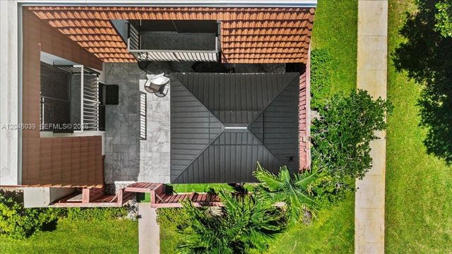 2891 SW 11th Pl, Deerfield Beach, FL 33442