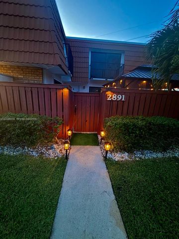 2891 SW 11th Pl, Deerfield Beach, FL 33442