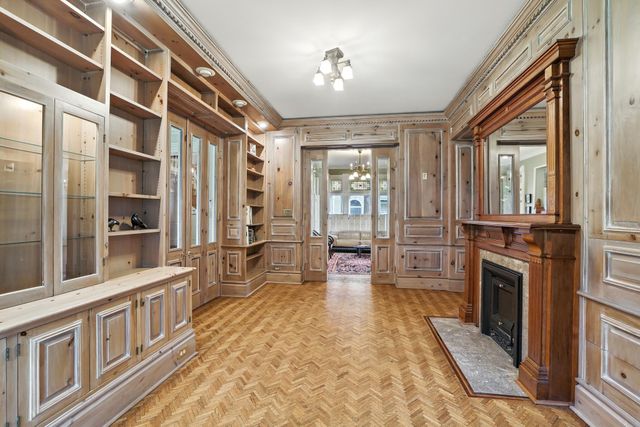 422 Laurel Avenue, Saint Paul, MN 55102