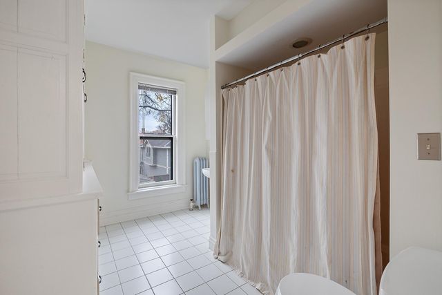 422 Laurel Avenue, Saint Paul, MN 55102